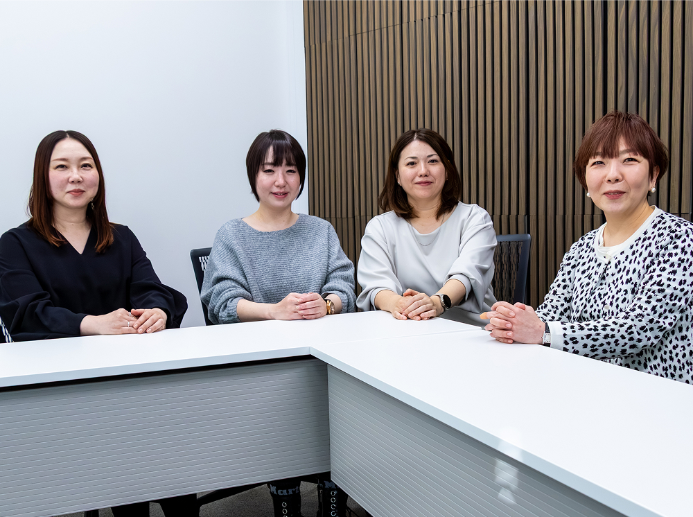 当社女性管理職社員の写真