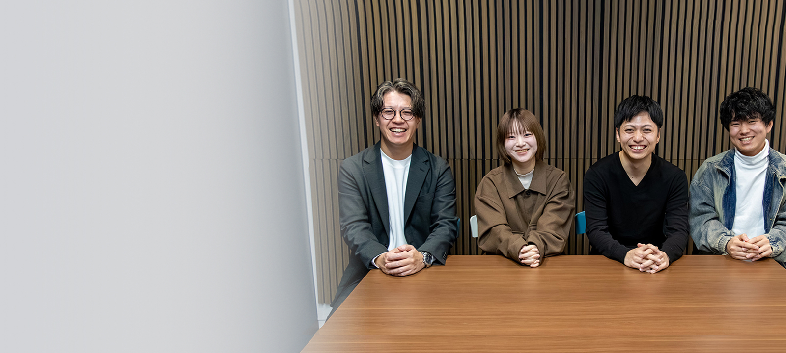 座談会メンバーの集合写真